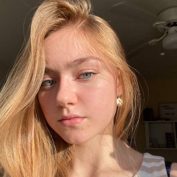 Meet your Posher, Emmy - Picture 2 of 4